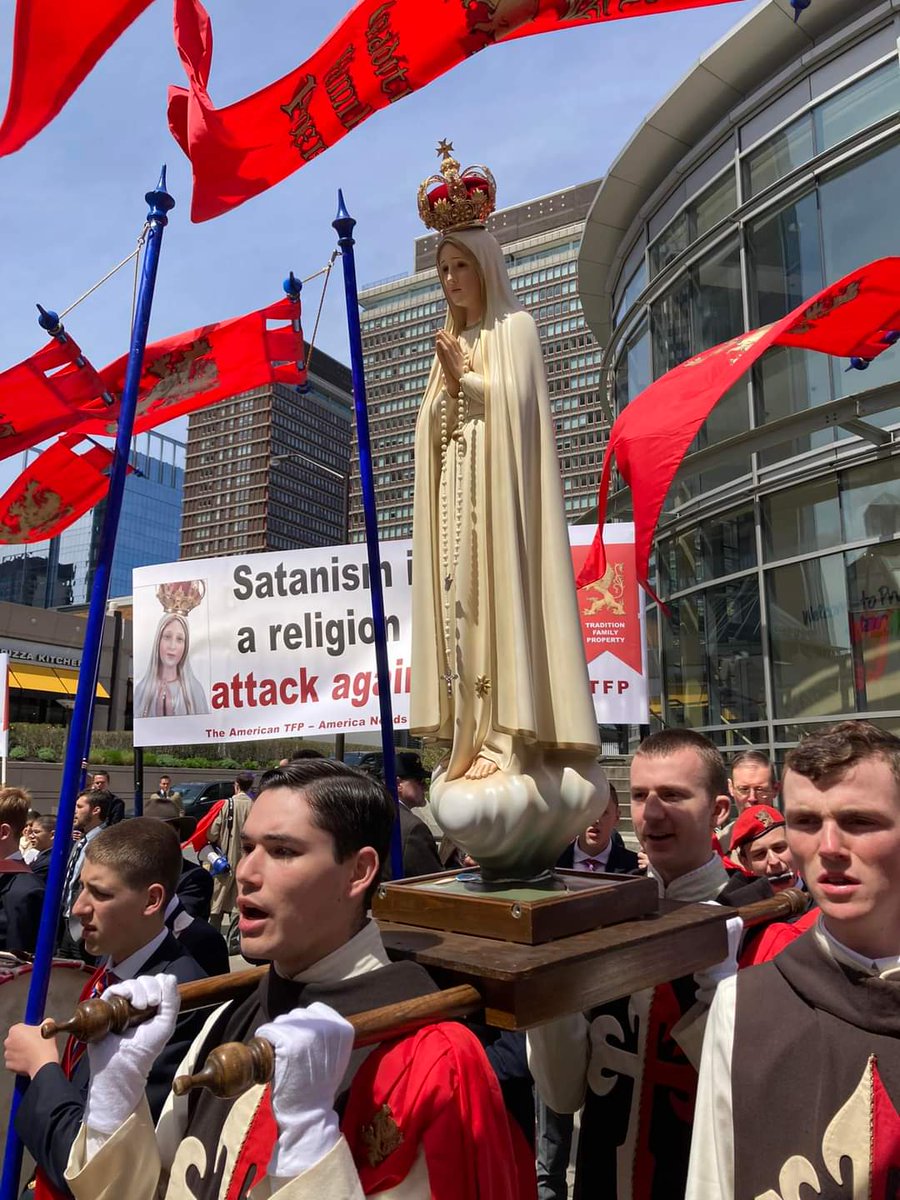 Sachinettiyil's tweet photo. A prayer rally organized by Catholics to express their protest againt the annual conference of Satanic Temple in Boston. https://t.co/nDP3CWaL7A