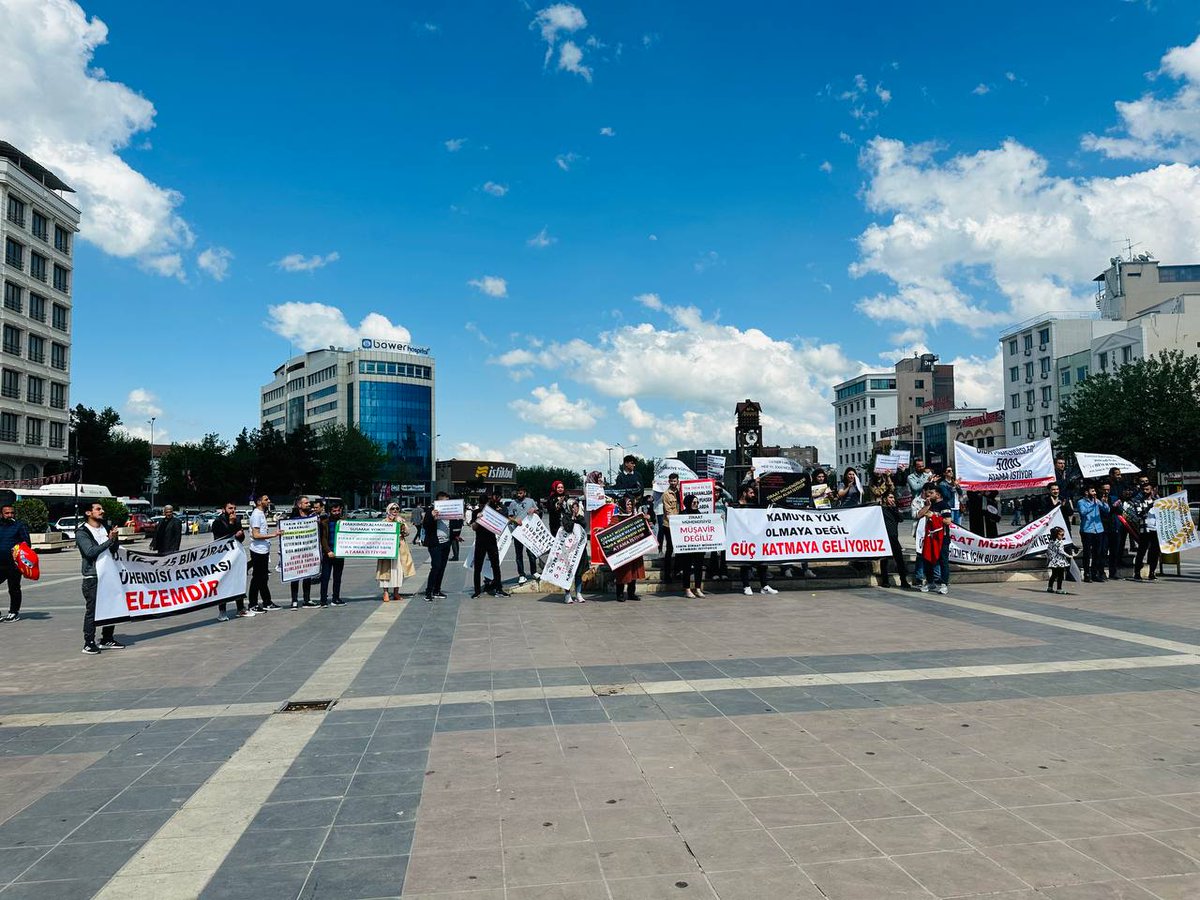 Ne demişler : “Allah 
;doğru yolda olanların yardımcısıdır.” Bizimde çıktığımız bu yolda bize yardımcı olabilecek tek yetkililer sizsiniz. Artık lütfen sesimizi duyun… <a href="/RTErdogan/">Recep Tayyip Erdoğan</a> <a href="/VahitKirisci/">Prof.Dr.Vahit Kirişci</a> <a href="/HMBakanligi/">T.C. Hazine ve Maliye Bakanlığı</a> <a href="/cbsbb/">T.C. Cumhurbaşkanlığı Strateji ve Bütçe Başkanlığı</a> #TarımDiyarbakırdaKirisci