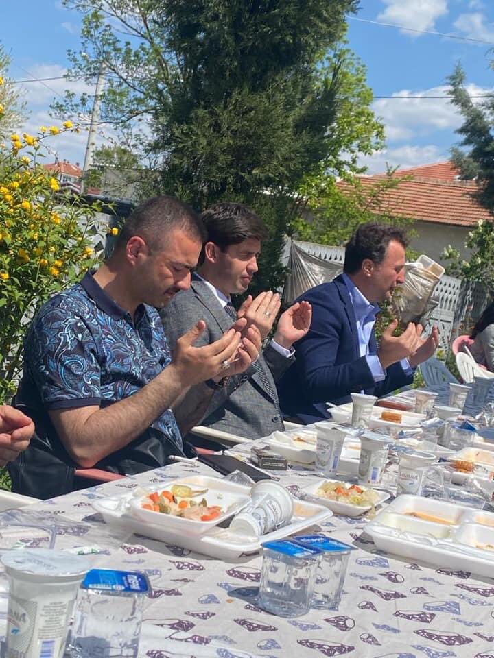 Akparti_Lburgaz's tweet photo. 📍Umurca
#Umurca köyümüzde düzenlenen Yağmur, Şükür duası programına; Milletvekilimiz Selahattin Minsolmaz, Milletvekili Adayımız, Hüseyin Tuzcu, İl Genel Meclis Üyemiz Naci Tarım ve Teşkilatımız ile katıldık.
Allah yapılan duaları kabul etsin.
#Yağmurduası https://t.co/zvoXpEmfb5