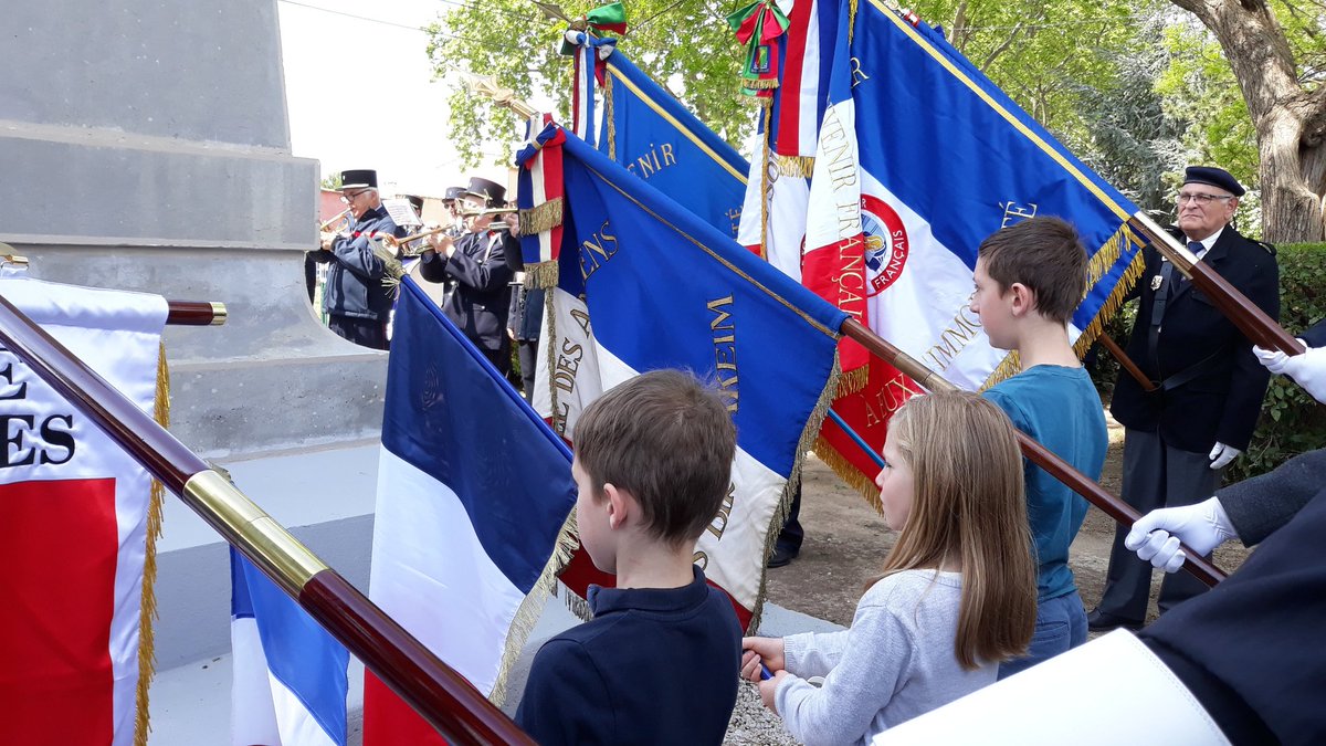 guepier92's tweet photo. À #Brignac ce matin pour l'inauguration du Monument aux Morts restauré et de l'espace du Souvenir Français @SF_Siege - À cette occasion le comité du SF de Brignac s'est vu remettre un drapeau flambant neuf de la part du comité départemental #1GM #2GM https://t.co/So8sHdvdYW