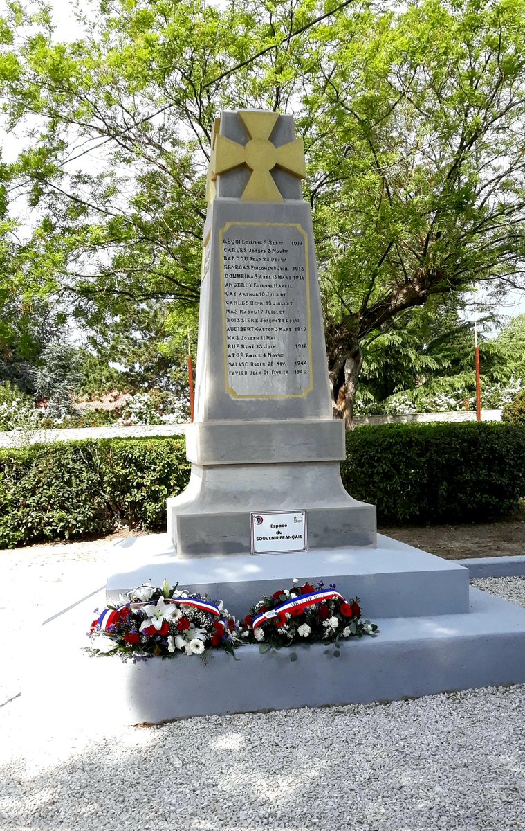 guepier92's tweet photo. À #Brignac ce matin pour l'inauguration du Monument aux Morts restauré et de l'espace du Souvenir Français @SF_Siege - À cette occasion le comité du SF de Brignac s'est vu remettre un drapeau flambant neuf de la part du comité départemental #1GM #2GM https://t.co/So8sHdvdYW