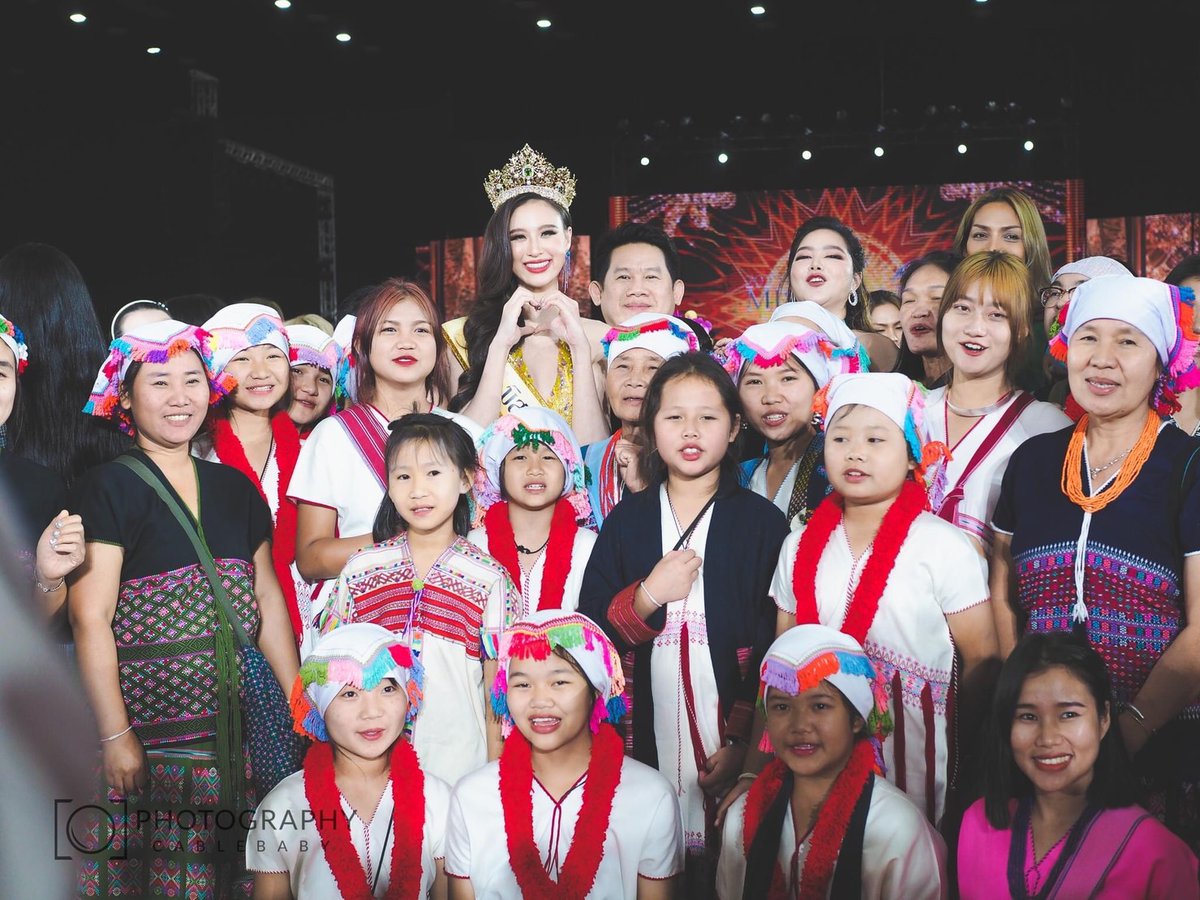 i_dear_nutjang's tweet photo. พี่เอมเป็นนางงามที่มีแฟนคลับหลากหลายกลุ่มมาก หลากหลายวัย รวมถึงติ่งไอดอลเกาหลีแบบเรา ที่ไม่เคยคิดจะมาติ่งนางงามจริงจังจนมาเจอ��ี่เอม💜

CHERAIMS FIGHT FOR CROW(D)N

#เฌอเอมจากชุมชนสู่มหาชน https://t.co/CDSvda46ct