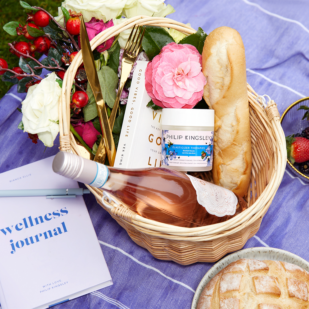 Happy Bank Holiday weekend!💜 We'll be enjoying a picnic in the park (weather permitting 🤞)

How are you spending this weekend?