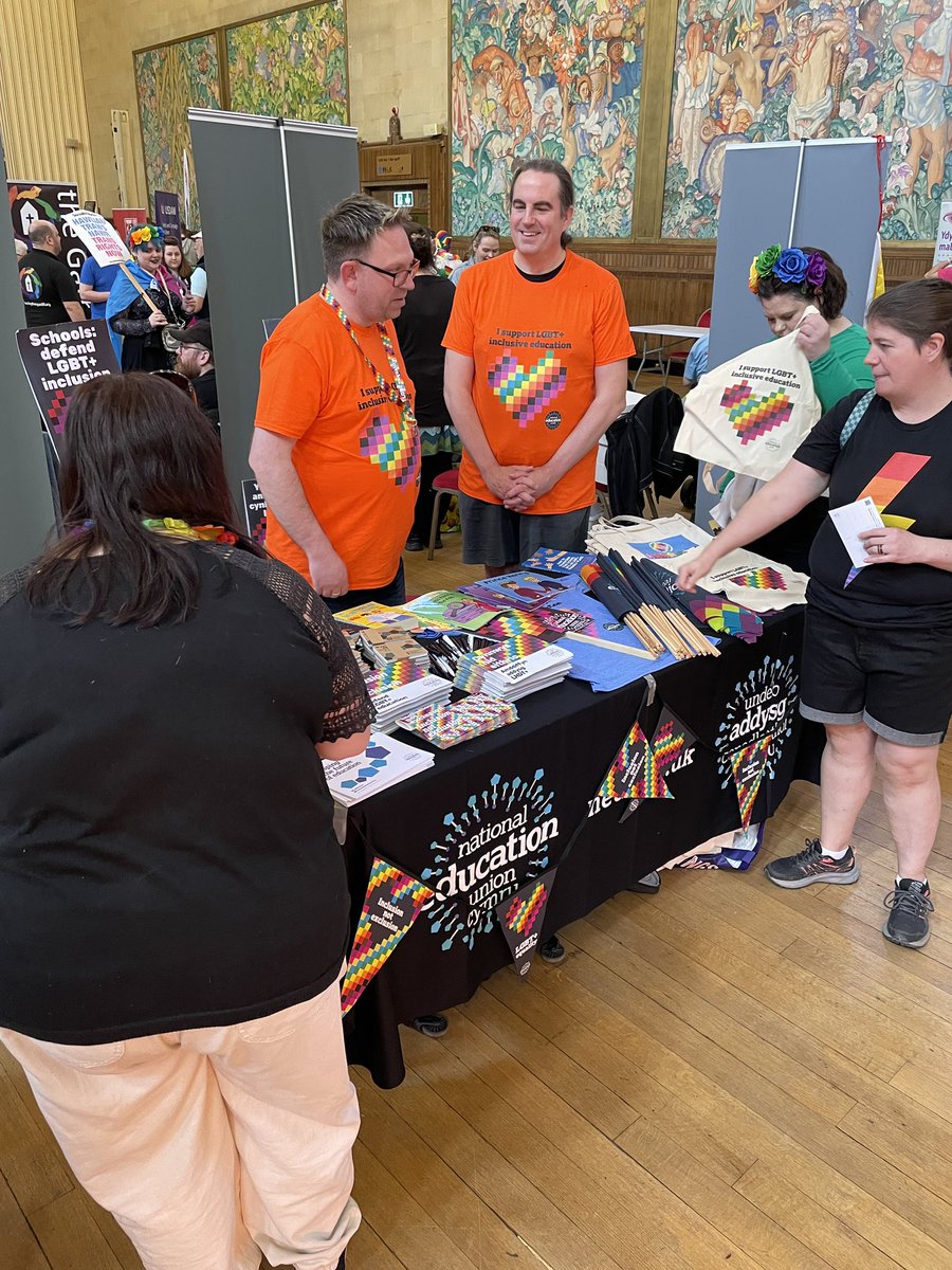 NEUCymruOrg's tweet photo. Our fantastic Swansea District are at @swanseapride taking to visitors about the project they funded to provide LGBT+ inclusion training and send LGBT+ inclusive books to every school in Swansea @NEU_Pride @NEUCymru #LGBTEducators https://t.co/h6DDLhOaHB