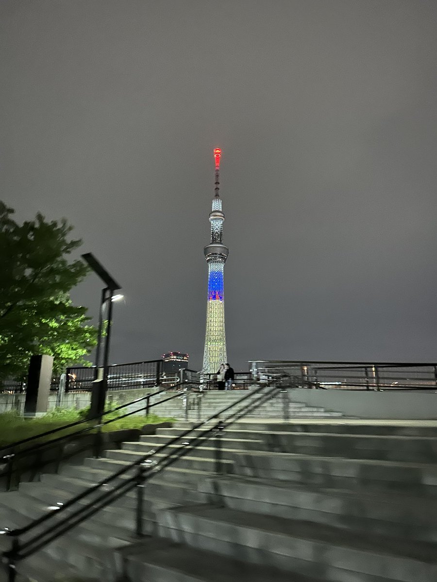 miyamon67's tweet photo. スカイツリーがディズニー40周年になってる https://t.co/NjAG6DjmnS