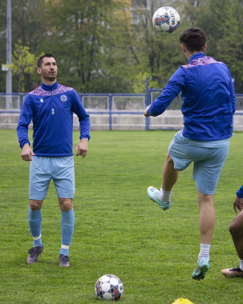 fkzeljeznicar's tweet photo. Plavi su krenuli s pripremama za narednu, veoma bitnu, utakmicu sa Igmanom.🔵⚪

🆚 FK Željezničar - FK Igman
📅 Utorak, 02.05.2023.
⏲️ 20:00 sati

📷 Mirza Demirović, https://t.co/52wExp2LHo https://t.co/Av1ziheAwZ