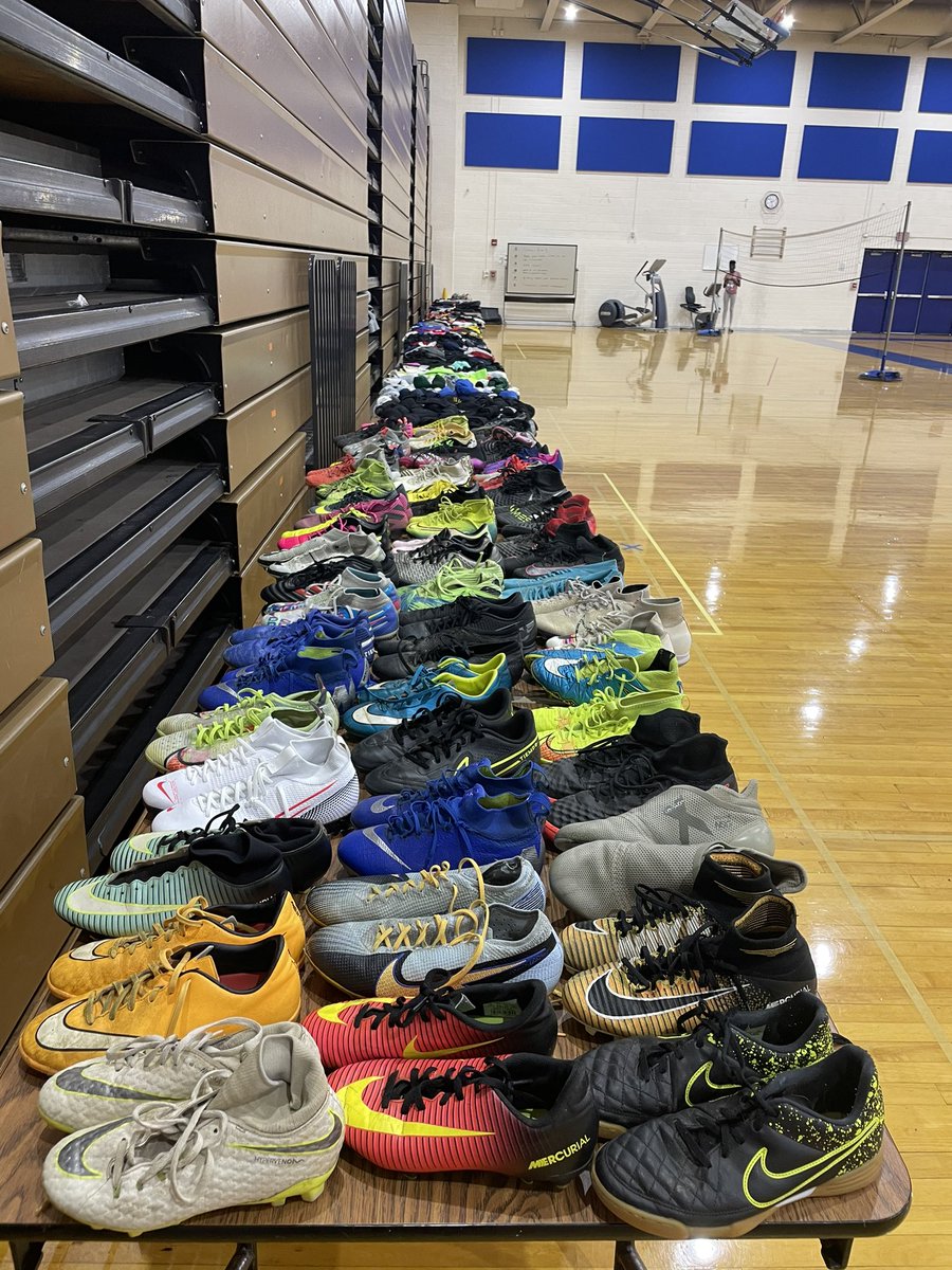 matt_schermer's tweet image. Huge shout out to Mrs. Fitzstephens for organizing Friday soccer with @fccincinnati ! 60 @Hamilton_GMS students were able to enjoy our first of 4 Fridays of soccer camp!  She partnered with CUP soccer to outfit 75% of our students with gear to play! @Hamilton_CSD #YeahImAGriffin