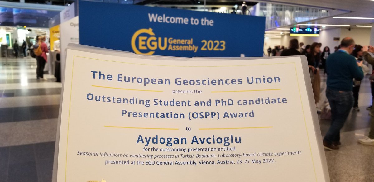 Great honour to be awarded as OSPP @EGU23 stage, big shout-out to @EGU_SSS community and people support and encourage me always. Excited to continue contributing to this field! #EGU22 #EGU23