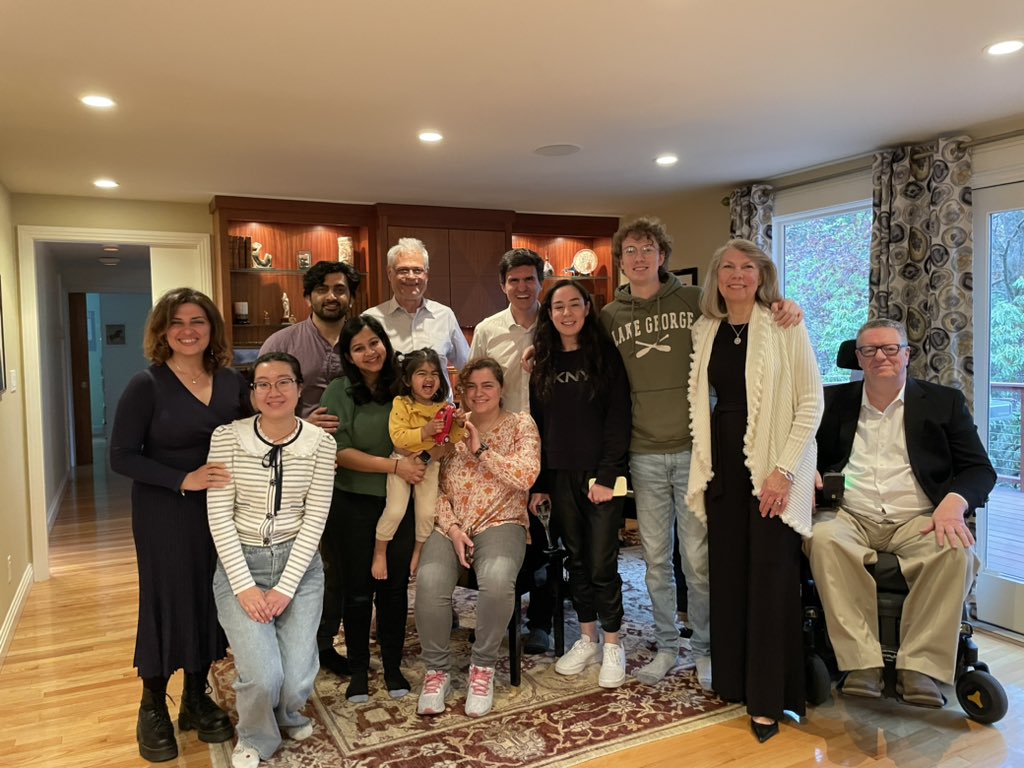 RamyaRavi91's tweet photo. Two of our super talented techs are leaving the lab for good. We are so proud and happy for you David Martignetti and Golbahar Sadatrezaei . Good luck for future endeavors.
#dandrealab #CDDR #centerfordnadamageandrepair #dreamteam https://t.co/fYT9tkAuN8