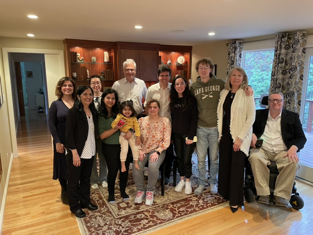 RamyaRavi91's tweet photo. Two of our super talented techs are leaving the lab for good. We are so proud and happy for you David Martignetti and Golbahar Sadatrezaei . Good luck for future endeavors.
#dandrealab #CDDR #centerfordnadamageandrepair #dreamteam https://t.co/fYT9tkAuN8