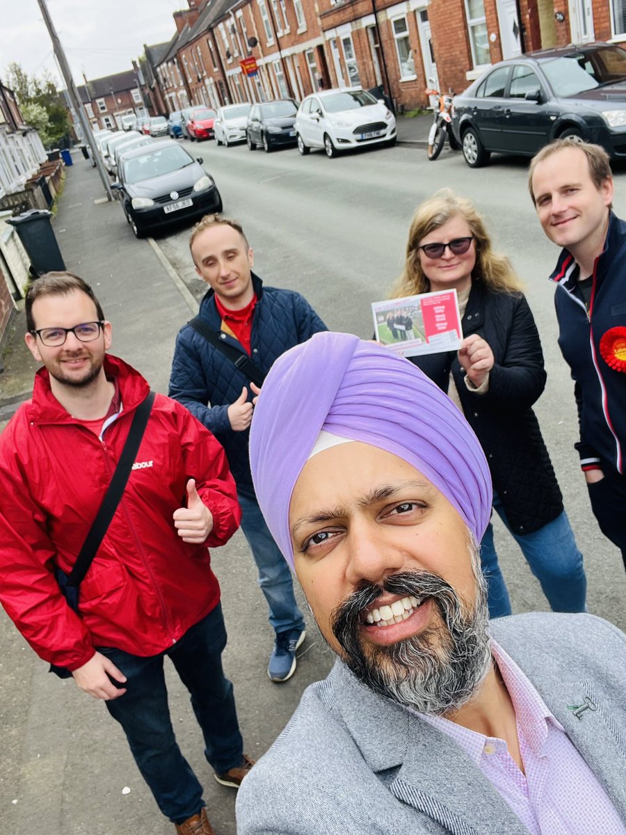 Wonderful to be up in beautiful #Burton upon #Trent this morning with our brilliant East #Staffordshire Borough Council candidates and other <a href="/UKLabour/">The Labour Party</a> activists.

To #BuildABetterBritain, please #VoteLabour🌹 in the 4 May council elections.