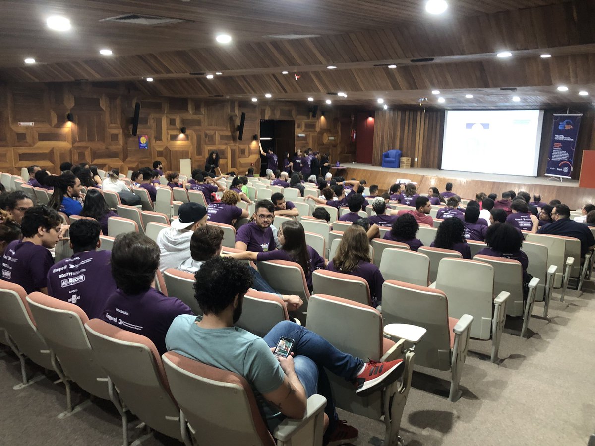 10 anos do hackathon <a href="/HackerCidadao/">Hacker Cidadão</a> e foi o maior em linha reta, com 4 categorias, 150+ participantes, 30 equipes, 2 viradas de noite. Parabéns <a href="/brenotobreno/">Breno Breno</a> e Emprel e Prefeitura por mais um evento massa e com continuidade pros projetos vencedores