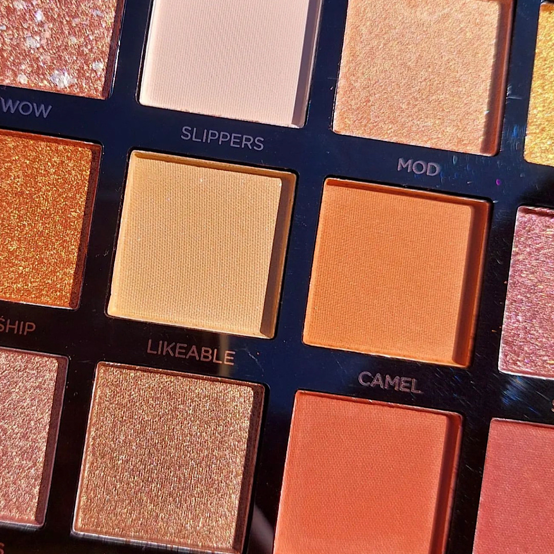 ProfusionCo's tweet photo. If golden hour were a palette, it would be our Gold Rush palette ✨🌅
__________________
📸: @marthusci #profusion #goldenhour #goldenhourmakeup #sunsetmakeup #palettecollections #makeuppalettes https://t.co/3hXE8x6qDz