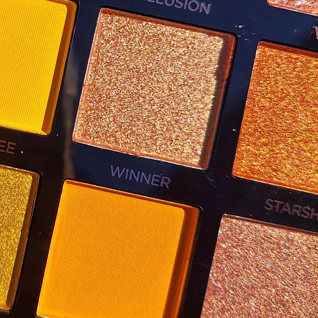 ProfusionCo's tweet photo. If golden hour were a palette, it would be our Gold Rush palette ✨🌅
__________________
📸: @marthusci #profusion #goldenhour #goldenhourmakeup #sunsetmakeup #palettecollections #makeuppalettes https://t.co/3hXE8x6qDz