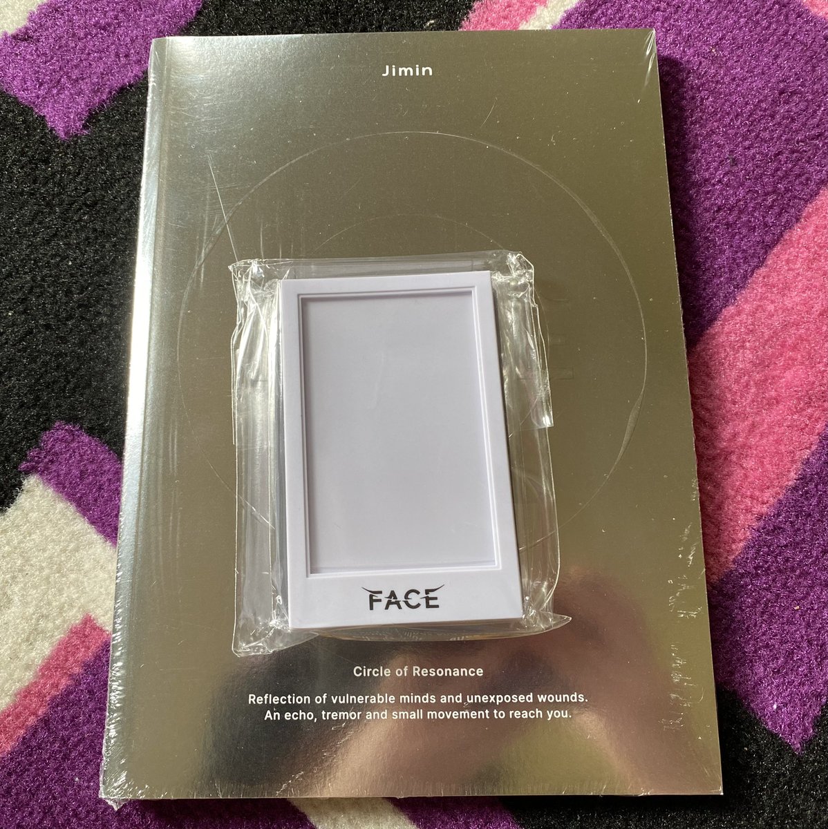 nunakooko9397's tweet photo. want to sell (wts) ina
BTS Jimin 'FACE' album 

👉 Inivisible / Undefinable Face with Weverse POB Frame (can choose ver.) - 300.000 IDR

👉 Early Bird Photocard (damage) - 80.000 IDR

✅ Sealed, onhand
✅ COD available
✅ Shoppe / Tokped keep event bisa

Minat ? DM https://t.co/0kyJFpO9Xz