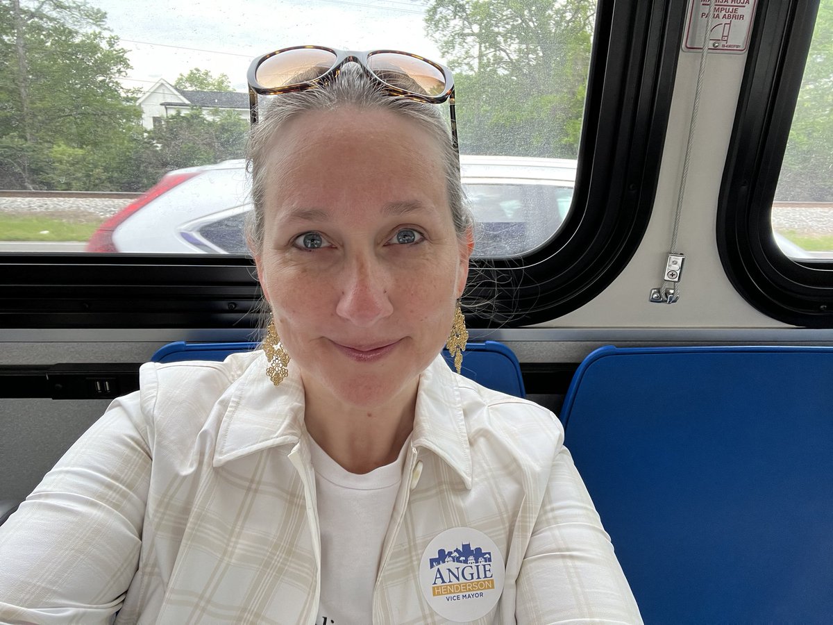 angienashville's tweet image. 🚌 Inbound for downtown #Nashville on the @WeGoTransit 3B. Five aboard, so far, from Bellevue. See you soon, @NowatNPL #busmore #driveless #angieforvicemayor