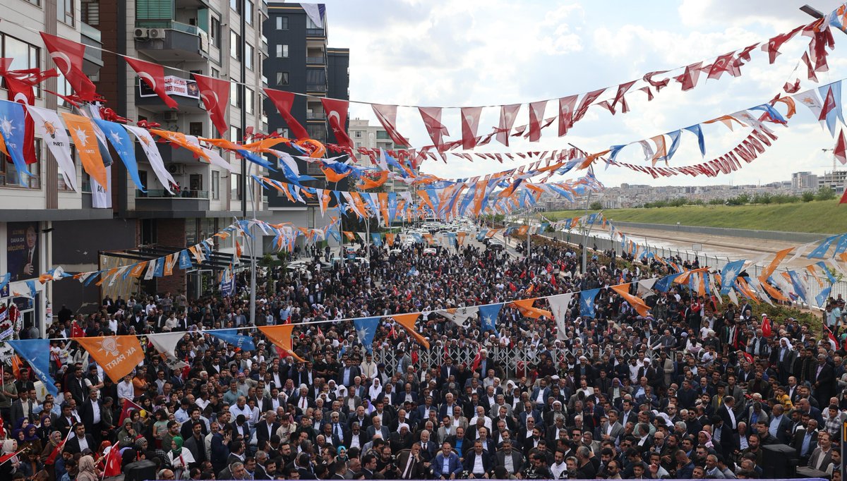 Şanlıurfa "Erdoğan" diyor,
Şanlıurfa "AK Parti" diyor,
Şanlıurfa "Doğru Adımlarla Yola Devam" diyor.

Şanlıurfa seçim irtibat bürosu açılışımızdan📸