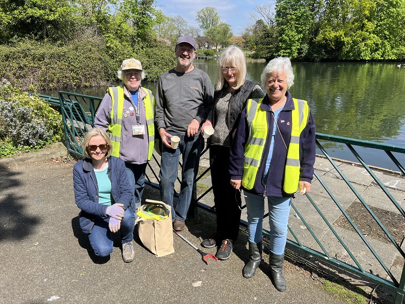 SPUG123's tweet photo. Another day, another litter pick - another cake!!! https://t.co/7Lpv8HU0BR