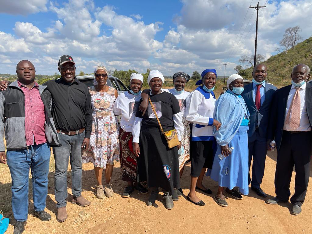 nelsonchamisa's tweet photo. I had occasion to pay my condolences to the Muzenda family. I’m saddened by the loss of brother Tongai in a tragic accident. He was a gentle and caring person. I knew him as brother. Blood is always thicker than the water of politics. Praying for the family during this difficult time. RIP Brother!