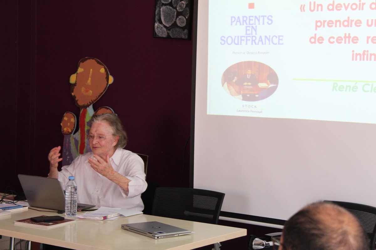 L'Amsat a eu l’immense honneur d'accueillir le mardi 11 avril 2023 Madame Danielle RAPOPORT, Psychologue et Psychanalyste, pour son intervention « De l’accueil… à l’accompagnement ».
Tous nos remerciements à Madame RAPOPORT pour son soutien à l’AMSAT depuis ses débuts.