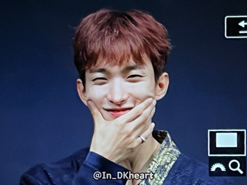 230429 대면팬싸 #도겸

말랑.. .