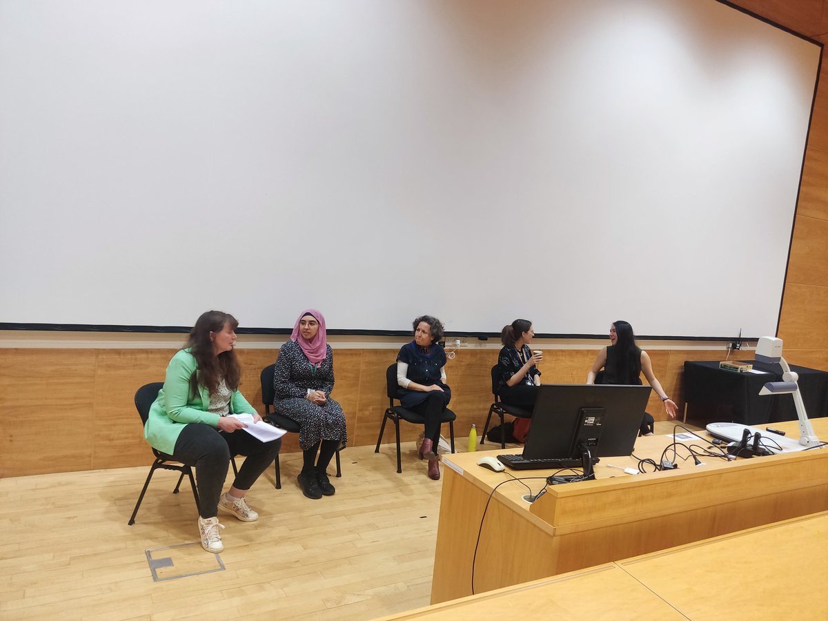 micol_spitale's tweet photo. Now it's the turn of Prof @HatijeGyunesh 🙌🏼 who is taking part to the Panel on "Overcoming obstacles of being a minority in the field of computer science" at the Oxbridge Conference by @WomenCL1 🤖 https://t.co/5szFYwPYKF