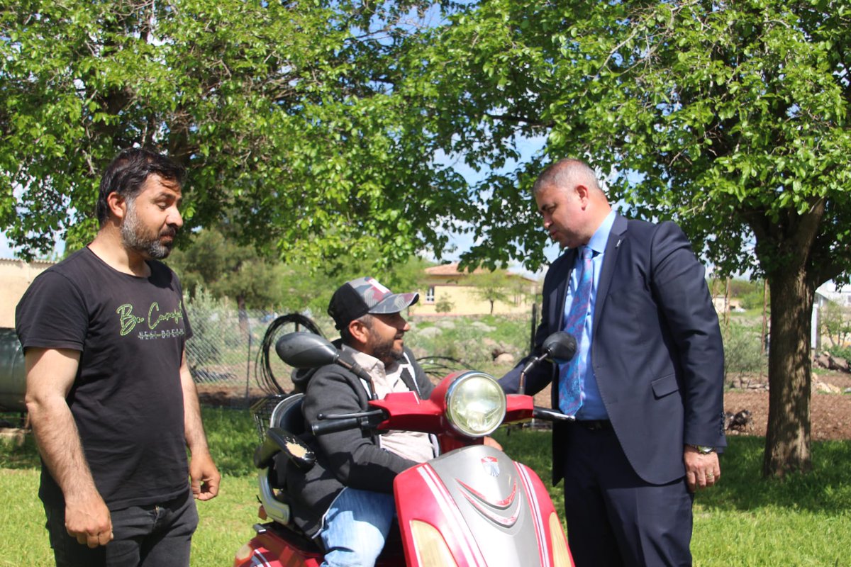 HalilDemirda9's tweet photo. Hilvan mah köylerin ziyetlerinde bulunduk ilgiden dolayı teşekkür ederim @AvAhmetTuysuz @avibrahimhaydin @AbdulazizAslan @HasanCakici63 @huseynagdemir @ivak_remzi @resat_kizilelma @EyyubiyedeDEVA https://t.co/bVmtkpJ04g