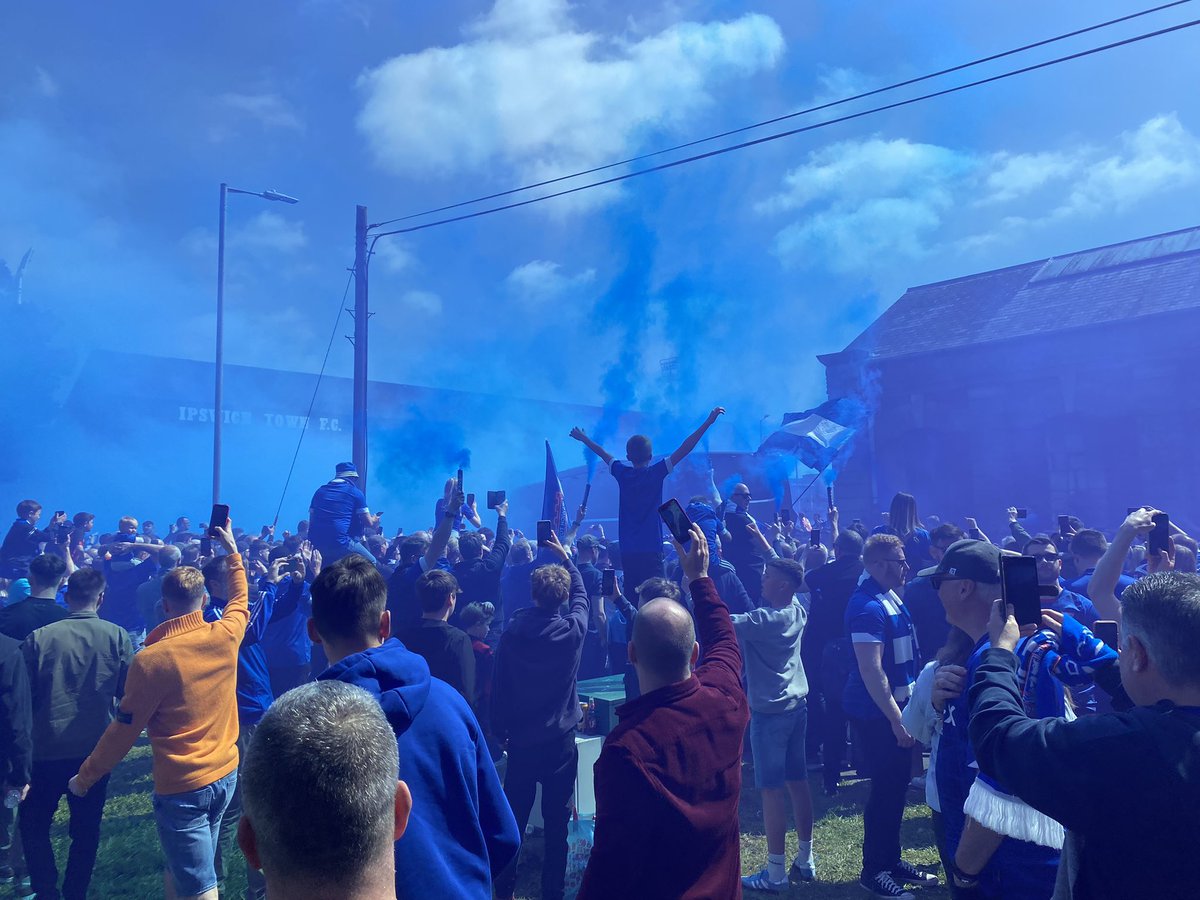 Stuart_Watson's tweet photo. This is magic. #itfc https://t.co/7edc96PVvT