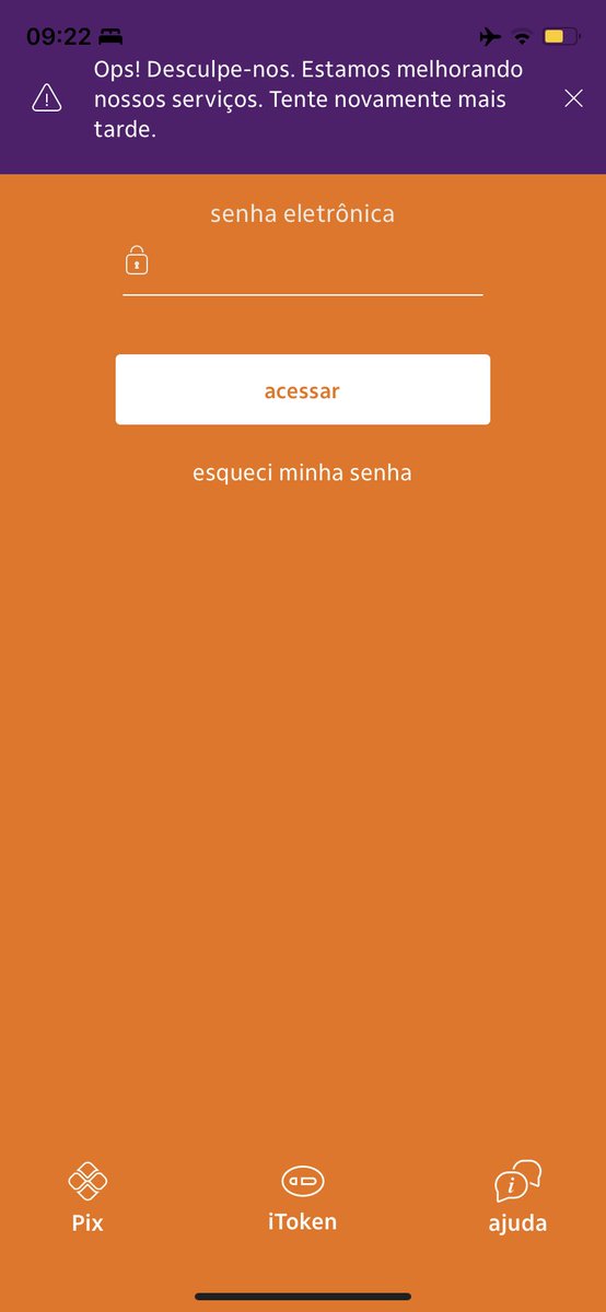 Pettaugusto's tweet photo. Tentando acessar o app do @itau desde ontem e nada, um absurdo uma coisa dessas! https://t.co/Tvk47G072z
