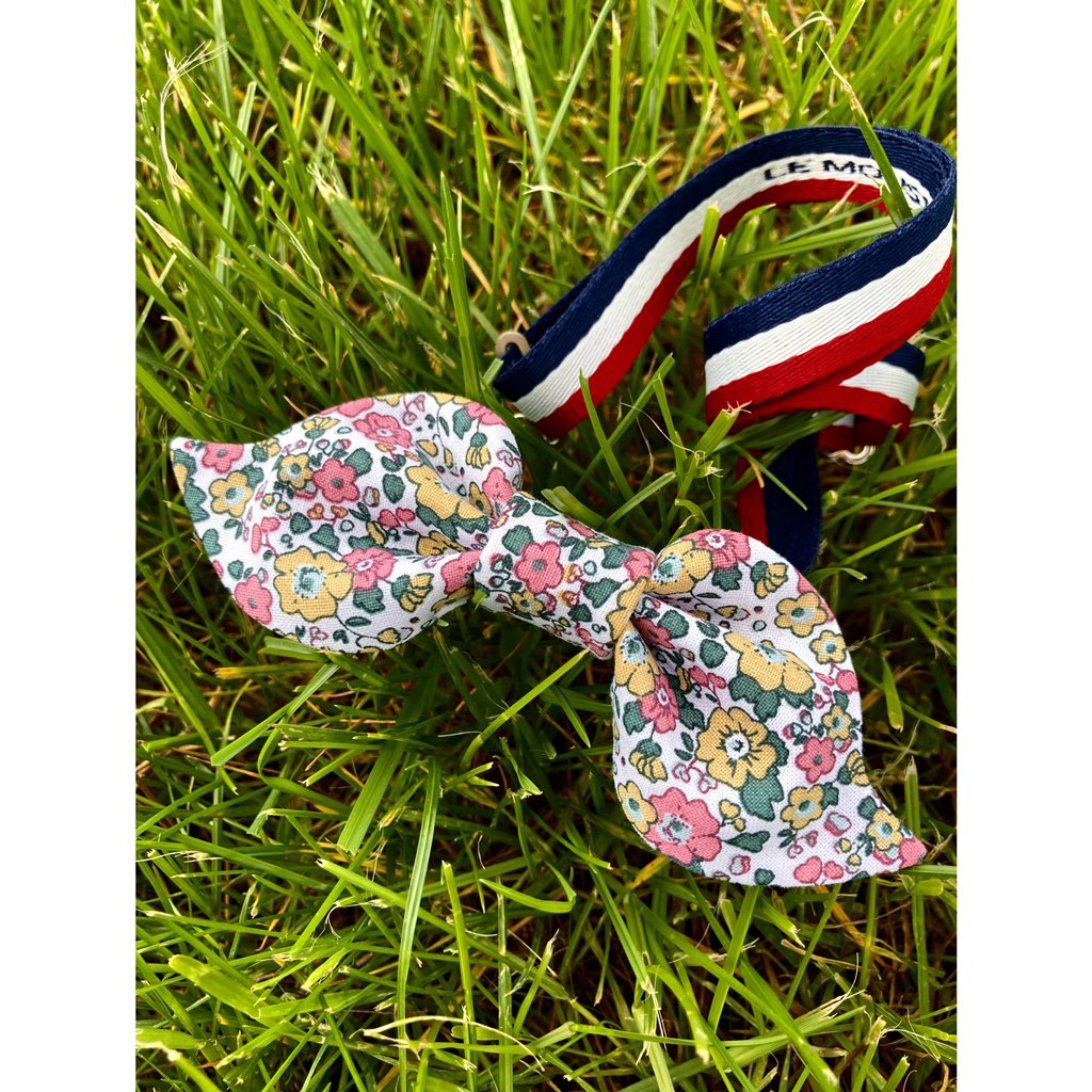 LeMoustachu_FR's tweet photo. Le Moustachu model « L'Attentionné » is the noticed and remarkable detail like a pretty bouquet offered to your sweetheart ! 🤩
To order your Moustachu, go to the online store https://t.co/UsAdI7iWb8

#bowtie #bowtieoriginal #wedding #weddingwitness #gift #flower #madeinfrance https://t.co/FjwKdJE909