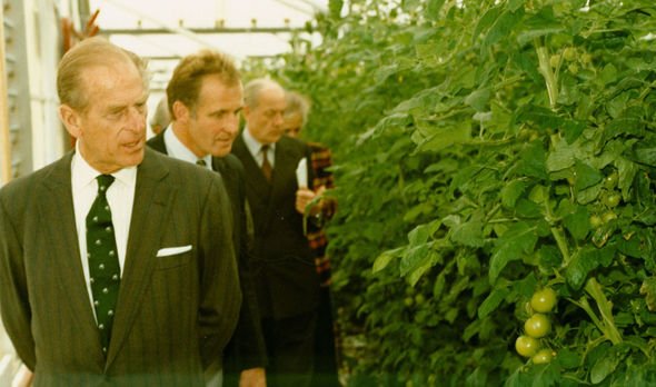 GHFalklands's tweet photo. Only 1 week until the #Coronation 👑

March 1991: Prince Phillip visits the #Falklands once again, of which the Falklands have fond memories:

“We have a deep and lasting affection for the Duke of Edinburgh, who wholeheartedly engaged with our community"

📷FIMNT #RoyalLinks https://t.co/sCvR2HgQH0