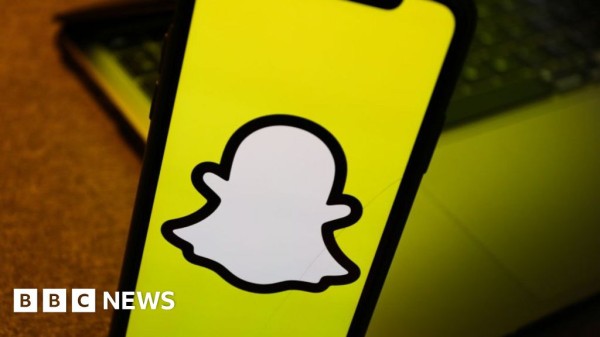 Snapchat introduces AI chatbot powered by OpenAI's GPT. 🤖

It actually feels like you're talking to a real person. 😲

#technology #innovation #futurism #creativity tinyurl.com/2zz58n64