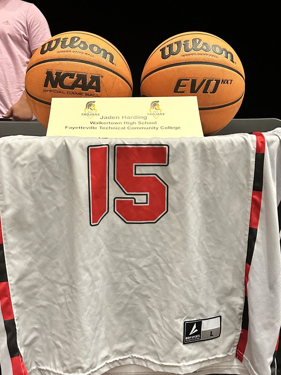 Walkertownmbb's tweet photo. Yesterday was a special occasion. Three of our Multisport players signed their NLOI to further their playing careers. Congrats to these guys, we will miss you ! 

@ZionMoye1 — Shaw U 🏈

@VenableLandon — U of Charleston 🏈

@JadenHarding23 — Fayetteville Tech CC 🏀 https://t.co/nRRdxhxnC4