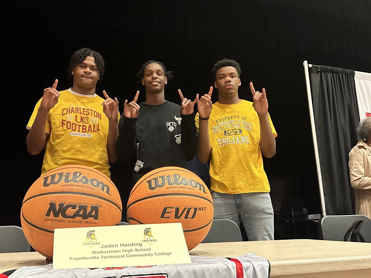 Walkertownmbb's tweet photo. Yesterday was a special occasion. Three of our Multisport players signed their NLOI to further their playing careers. Congrats to these guys, we will miss you ! 

@ZionMoye1 — Shaw U 🏈

@VenableLandon — U of Charleston 🏈

@JadenHarding23 — Fayetteville Tech CC 🏀 https://t.co/nRRdxhxnC4