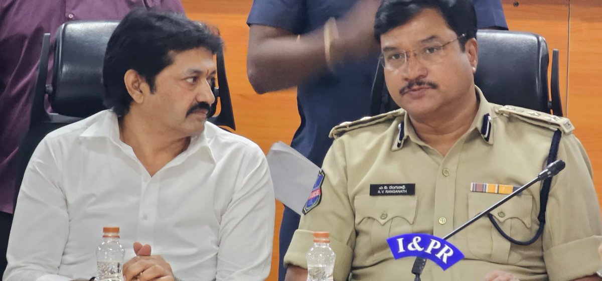 PSReddyTRS's tweet photo. మే 5 వ తేదీన ఐటి,పరిశ్రమల,పట్టాభివృద్ది శాఖల మంత్రివర్యులు శ్రీ @KTRBRS గారు హన్మకొండ పట్టణంలో పర్యటించనున్నారు. వారు పలు అభివృద్ధి పనులను ప్రారంభించి, పలు అభివృద్ధి పనులకు  శంఖుస్థాపన చేయనున్న సందర్భంగ నిర్వహించిన సమీక్షా సమావేశంలో , @dasyamofficial  కలిసి పాల్గొనడం జరిగింది https://t.co/3YpfMGADxb