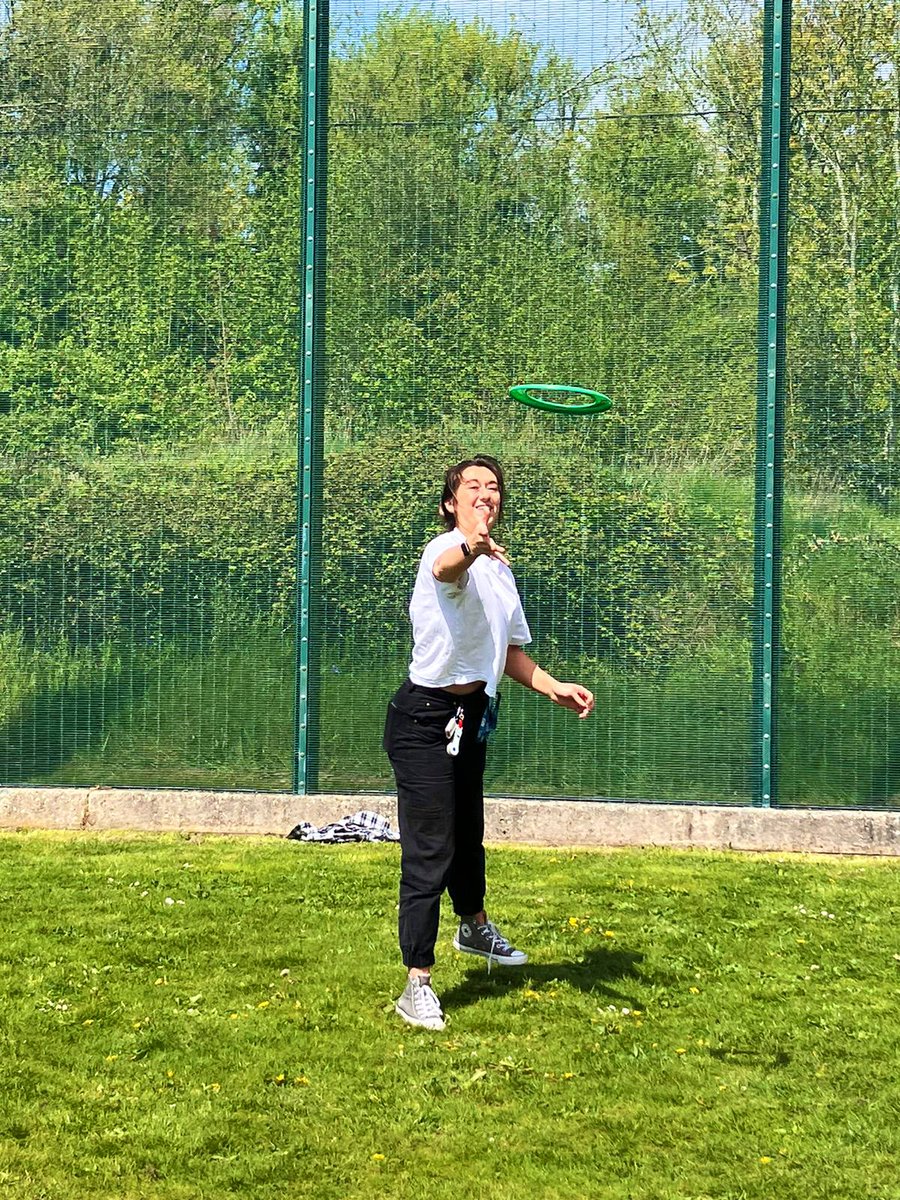 CarmenAustin99's tweet photo. A sunny Saturday is the perfect time for lord of physical activity! Frisbee, footie, sparring and a rounders game! Lots of participation and laughter🙌🏼✨@pavilion_ward https://t.co/A6N3XlZWZK