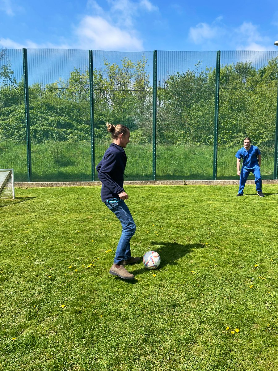 CarmenAustin99's tweet photo. A sunny Saturday is the perfect time for lord of physical activity! Frisbee, footie, sparring and a rounders game! Lots of participation and laughter🙌🏼✨@pavilion_ward https://t.co/A6N3XlZWZK