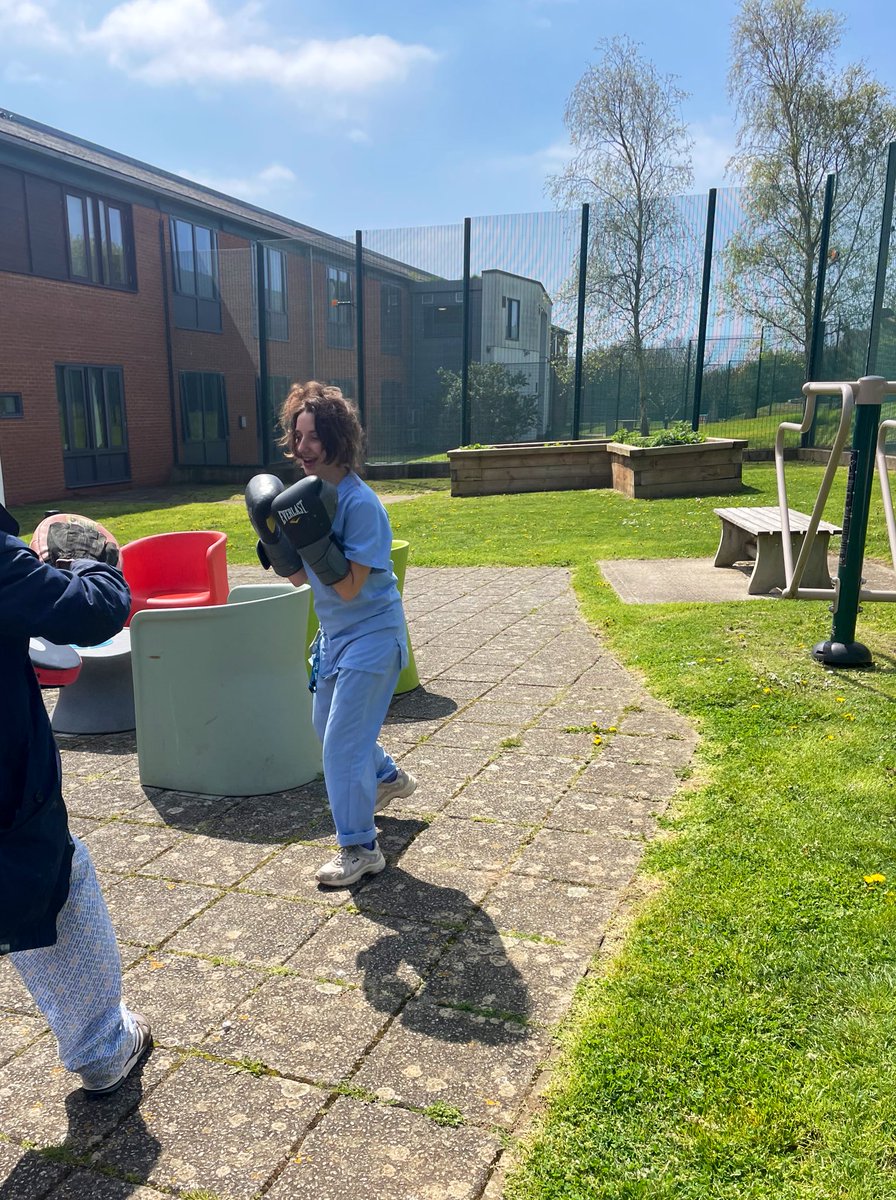 CarmenAustin99's tweet photo. A sunny Saturday is the perfect time for lord of physical activity! Frisbee, footie, sparring and a rounders game! Lots of participation and laughter🙌🏼✨@pavilion_ward https://t.co/A6N3XlZWZK