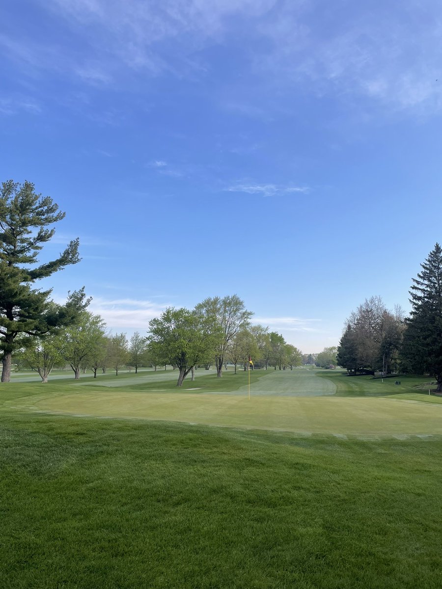 Beautiful morning for some golf! Getting things started here at Ulen Country Club as we host the Kent Frandsen Invite. Loaded field today, updates to come!