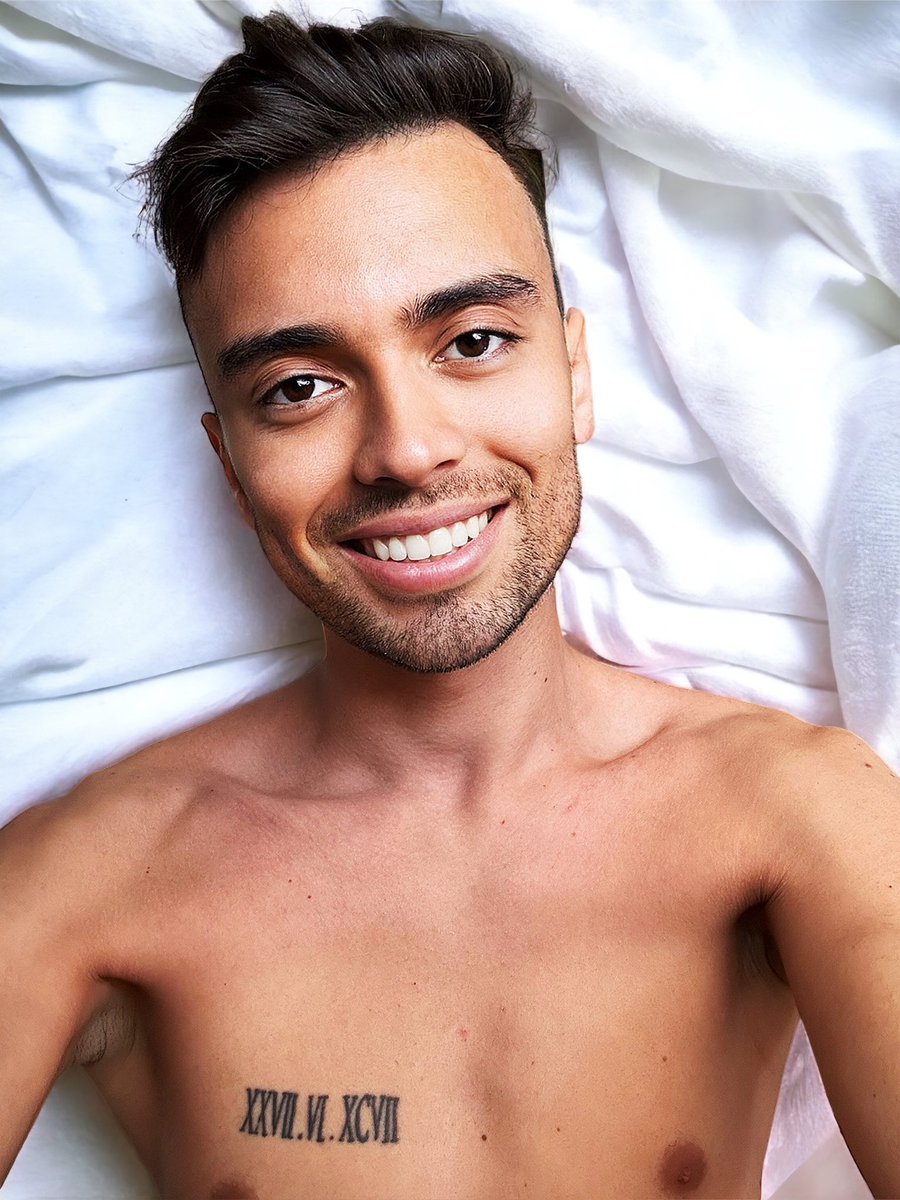 LouisRyder's tweet photo. Tanning done ✅ #faketan #gay #twink #like #follow #retweet https://t.co/9OX2lF8IGA