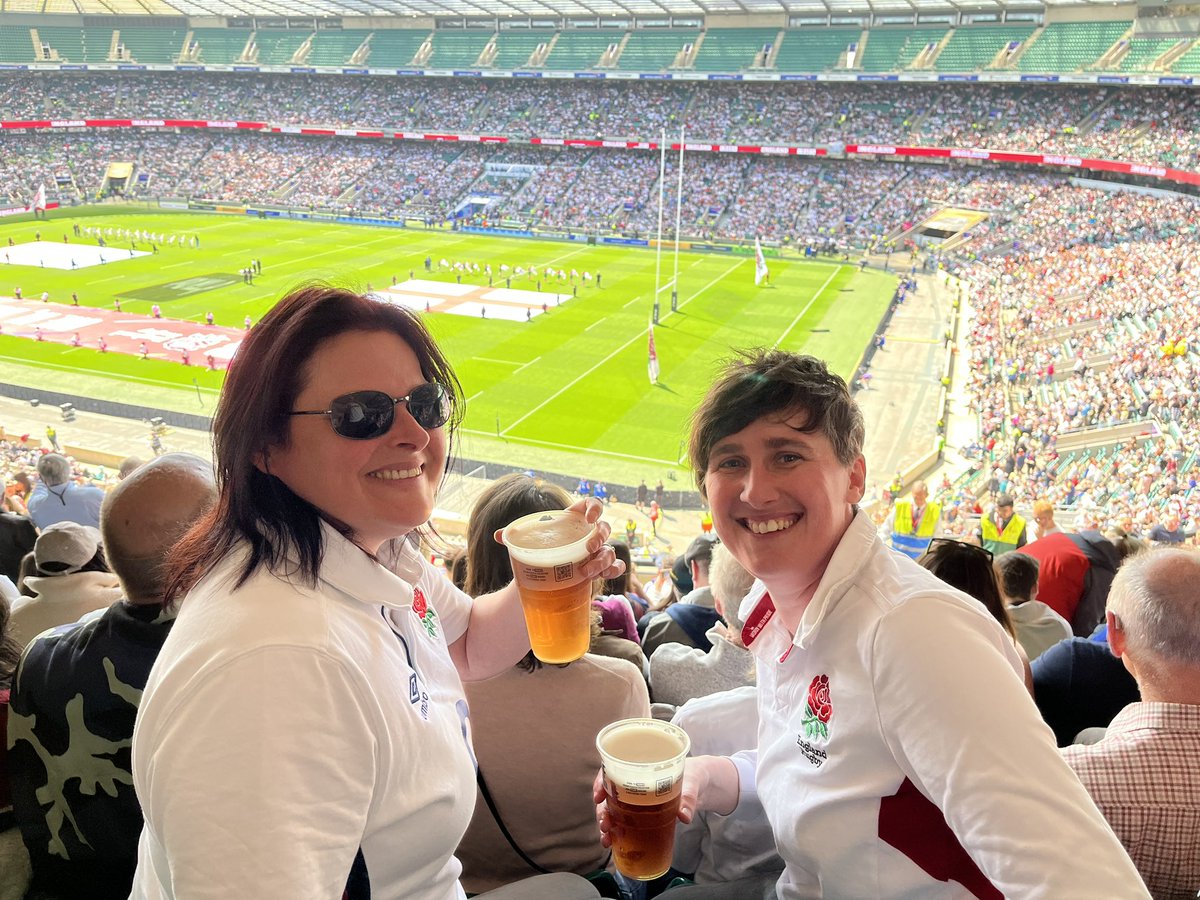 PIXIE_1984's tweet photo. Beautiful day!! 🏉

#RedRoses #womensrugby #SixNations @Twickenhamstad @EnglandRugby https://t.co/U6u5YC0gPn