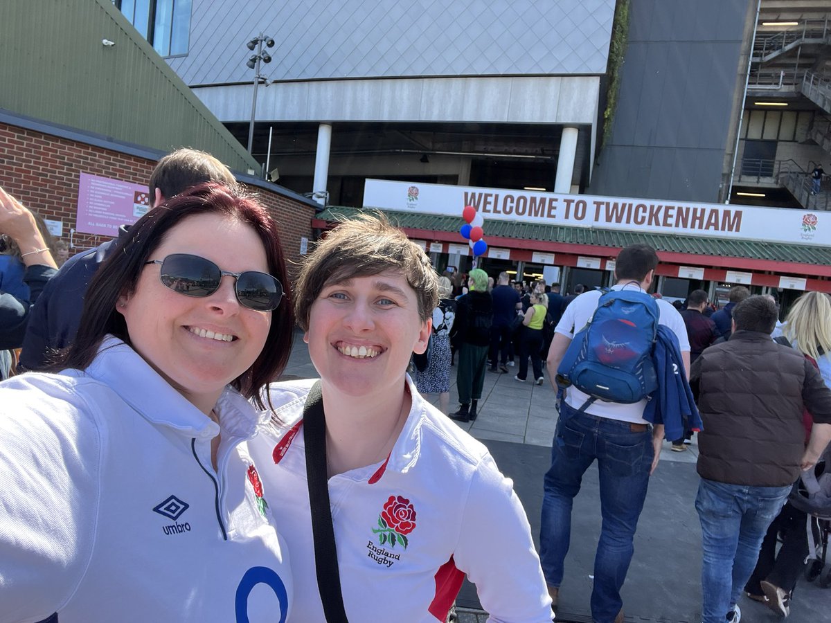 PIXIE_1984's tweet photo. Beautiful day!! 🏉

#RedRoses #womensrugby #SixNations @Twickenhamstad @EnglandRugby https://t.co/U6u5YC0gPn