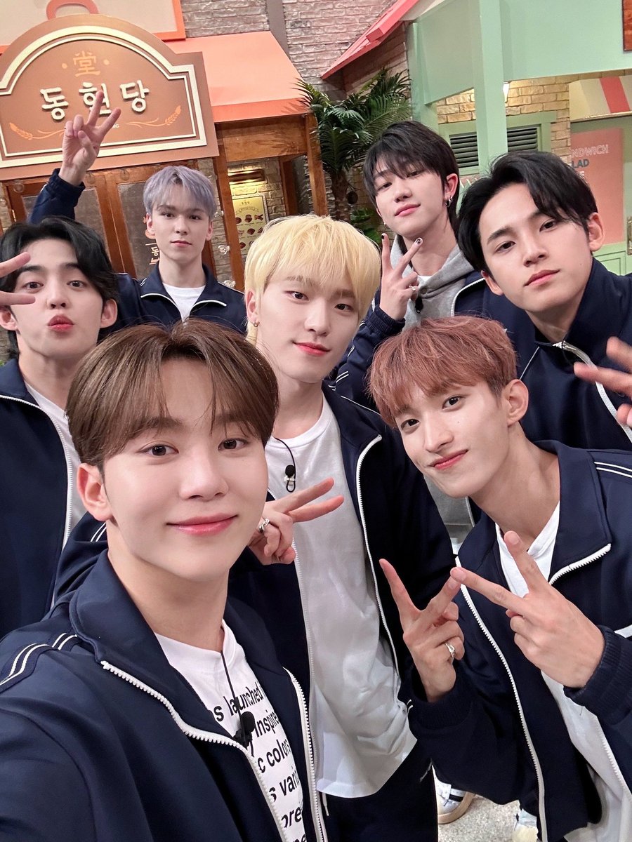 svtscousps's tweet photo. 찐 가족 바이브로
놀토 에너지 충전 시켜드리고 갑니다🔋 https://t.co/PQEvgjoGQR