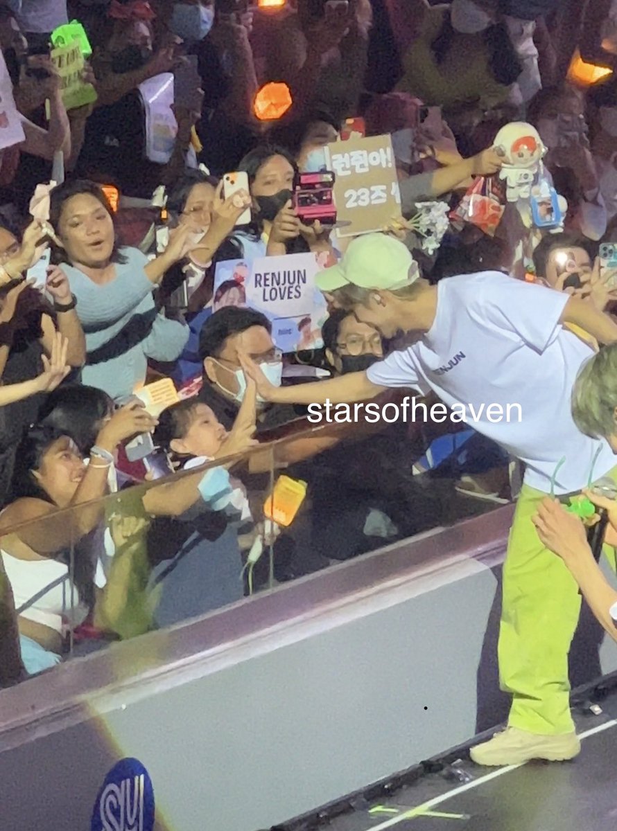 starsofheaven's tweet photo. Renjun hi-five!!!🥹🖐🏻 https://t.co/uATmXXPuuP