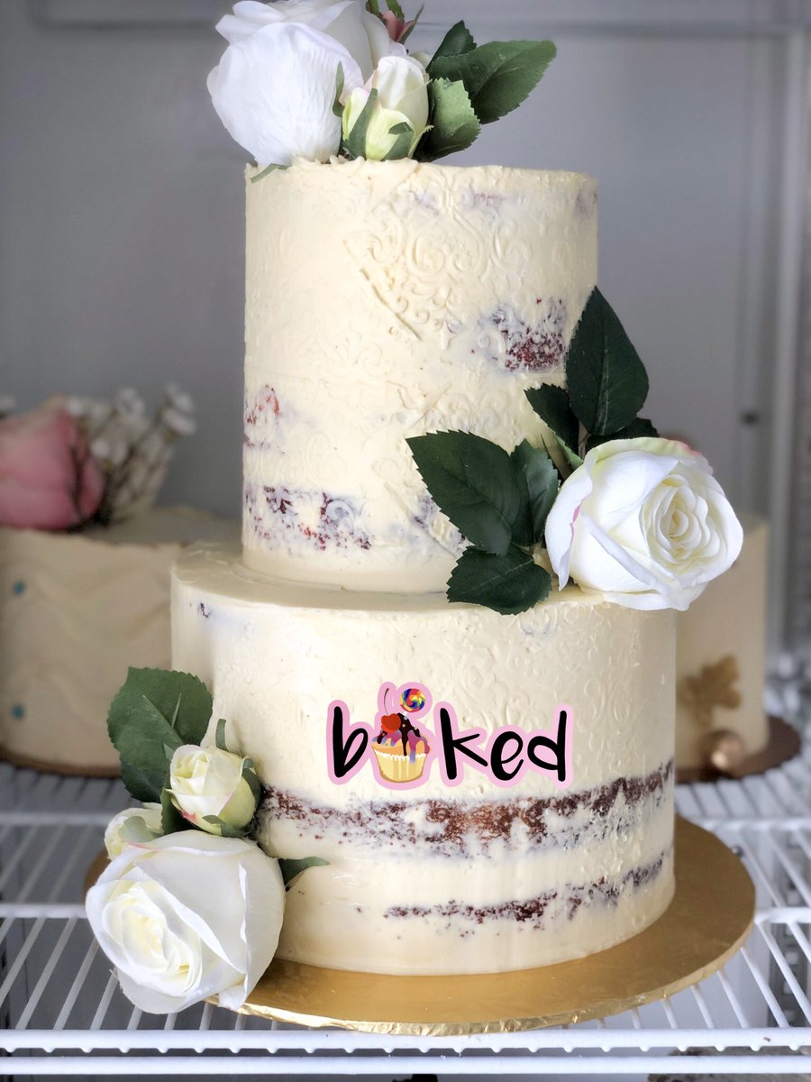 baked_gh's tweet photo. 2 tier semi naked cake😍Call or WhatsApp us on 0266210228 to place your order🥳🍰💃🏻 https://t.co/k2cvKsOhE4
