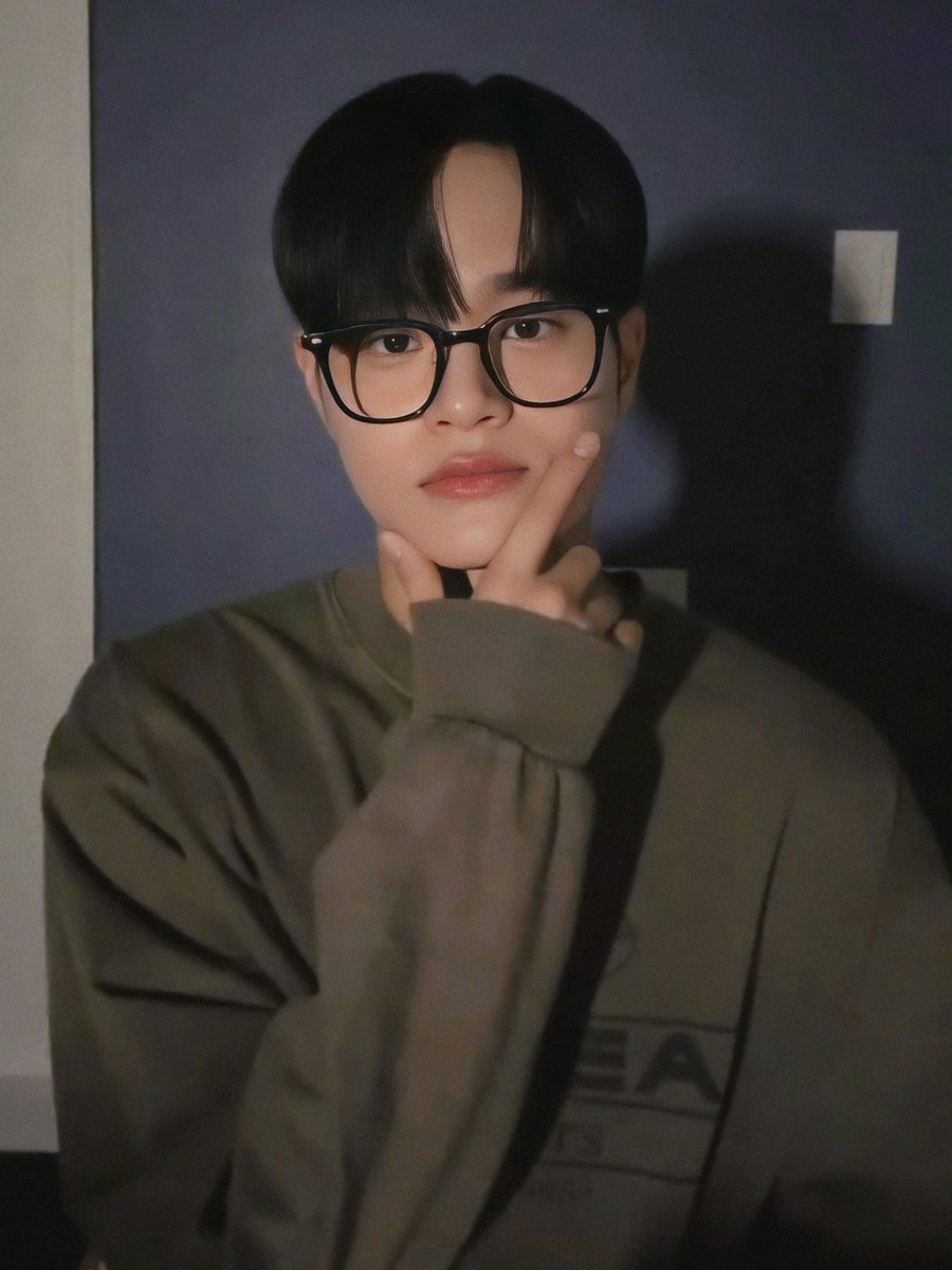 eroshwi's tweet photo. 042923 👋🏻🧡

#이대휘 #에이비식스
#LEEDAEHWI #AB6IX https://t.co/pmCri73Tul