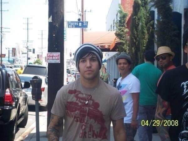 SOTSPodcast's tweet photo. Bruno Mars (Silk Sonic) looked at Pete Wentz (Fall Out Boy) on this day 15 years ago. https://t.co/oS3XLCX4qU