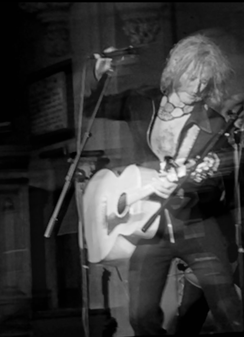 mydalilife's tweet photo. Tim Rogers giving it all he’s got. #timrogers #ststephenschurch #newtown https://t.co/VlPx0Wvaaa