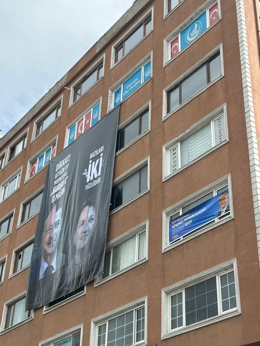 Demokrasi Ülkü Ocakları Binasında diğer partilerin pankartlarına müsade edilmektedir.
 
Siz siz olun bizlerle uğraşmayın, bizleri sakın ama sakın tehdit etmeyin.

Selahattin demirtaşın serbest kalması için size oy atılacak öylemi ?

<a href="/Canan_Kaftanci/">Canan Kaftancıoğlu</a>