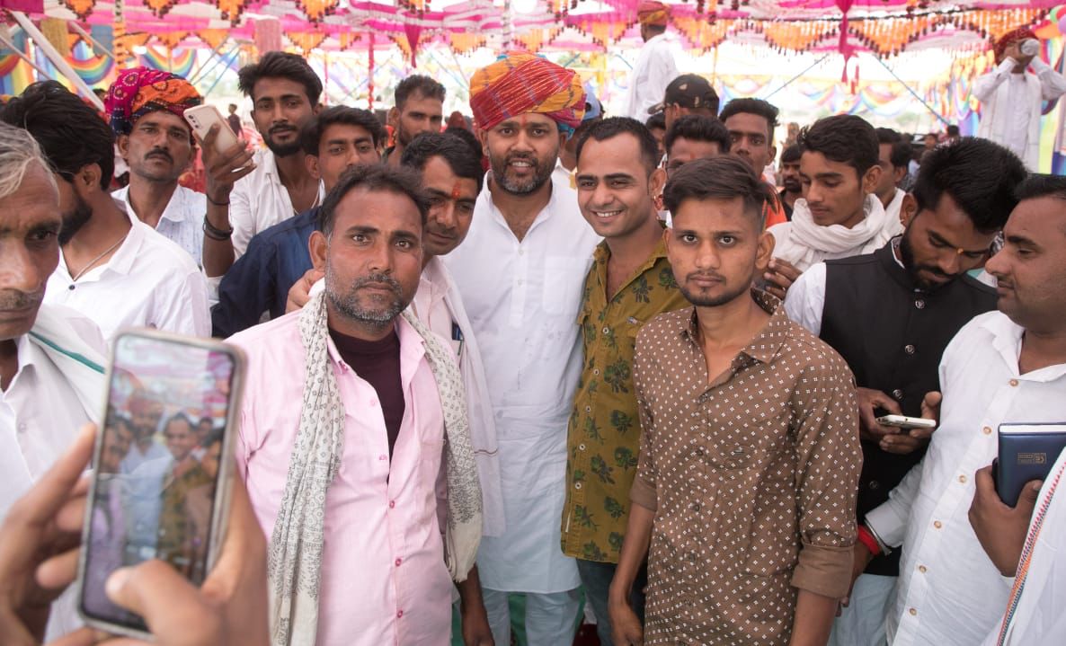AshokChandnaINC's tweet photo. खानिका, देवपुरा (नैनवां) में श्री हनुमान जी महाराज के तिथि बंधन वार्षिक पूर्णाहुति कार्यक्रम में l #Hindoli #Nawain #Bundi #Congress #Rajasthan https://t.co/j2U9vKmn0U